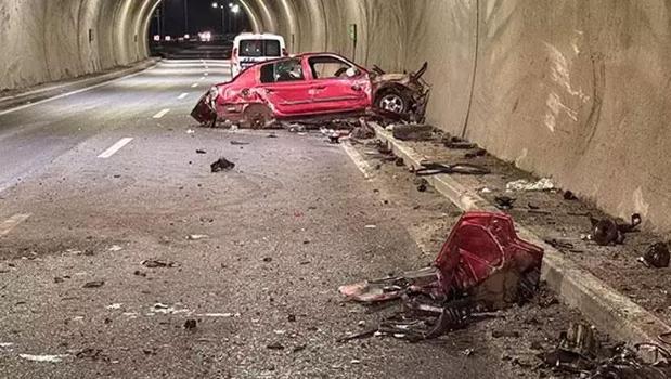 Zonguldak'ta otomobil tünel duvarına çarptı! 2 kişi yaralandı)