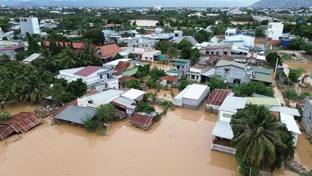 Vietnam'da sel felaketinde ölenlerin sayısı 91'e yükseldi)