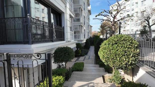 Kadıköy'de kira krizi! Lüks daireye 16 bin 500 TL ödeyen kiracı satışları engellemekle suçlanıyor)