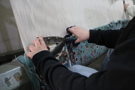 Diyarbakır'da üretip Avrupa'ya satıyorlar! 7'den 70'e herkes burada: Değeri parayla ölçülemiyor)