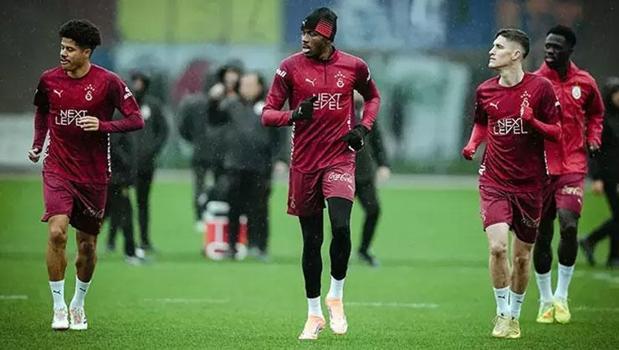 Galatasaray'a derbi öncesi müjde! 3 yıldız antrenmanda yer aldı, Osimhen gelişmesi)