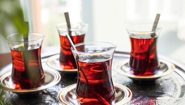 Bildiğiniz çay demleme yöntemlerini unutun! Antik çağlarda böyle yapılıyormuş)