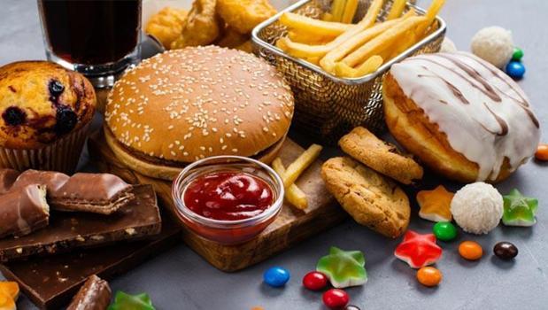 Leziz 'çöp'leri yemek sağlığınızı yerle bir edebilir! Depresyonun en büyük nedenlerinden, zihin sağlığını mahvediyor!)