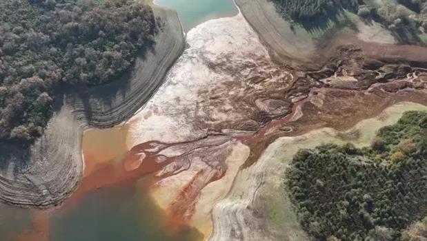 Ömerli Barajı'nda su bitti)