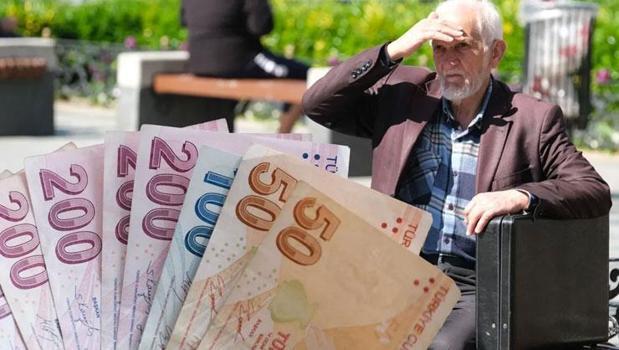 SGk tek tek belirledi! Yüzlerce kişinin emekliği iptal oldu: Ödenen maaşlar geri alınacak)