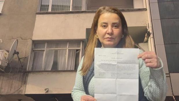 Tavanından su akıyor, kokuya kimse dayanamıyor! 7 yıldır çöp ev işkencesi)