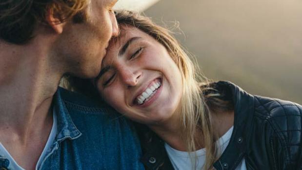 Sevgililer zamanla neden birbirine benzer? Uzman isim açıkladı)