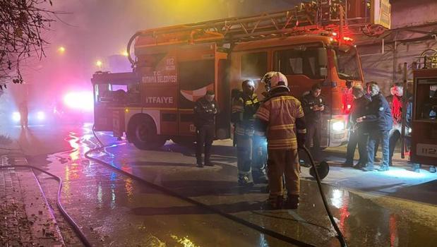 Kütahya'da evde çıkan yangında anne öldü, kızı yaralandı)