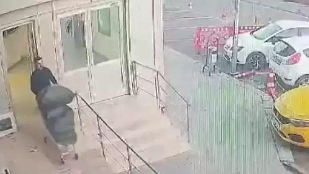 Büyükçekmece Adliyesi'ndeki hırsızlık görüntüleri ortaya çıktı)