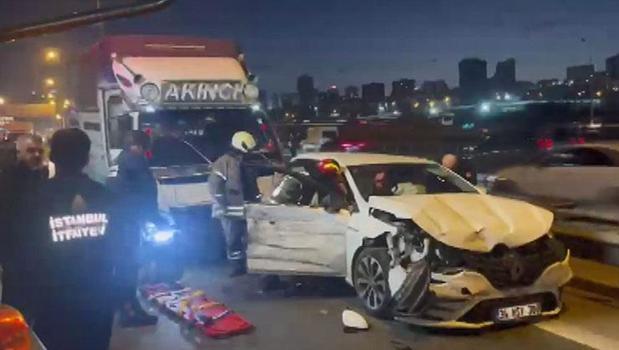 TEM Otoyolu'nda zincirleme kaza! Trafik yoğunluğu oluştu)