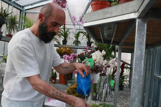 'Çiçek doktoru' olarak biliniyor! 6 yaşındayken aldığı hediye hayatını değiştirdi)