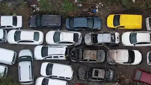İstanbul'da otoparkta dumanlar yükseldi: 14 araç yandı)