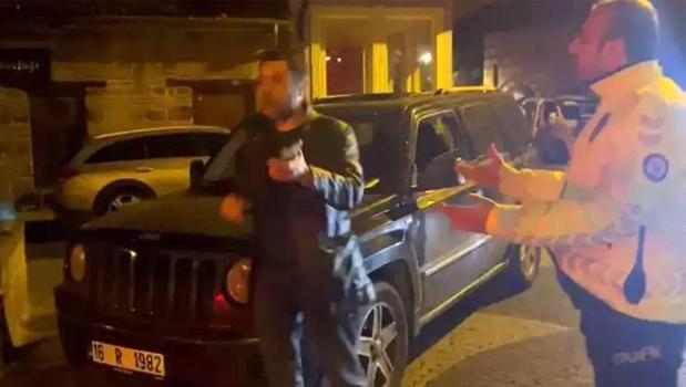 Bursa'da alkollü sürücü polise direndi: 'Bana 50 santimden fazla yaklaşmayın')