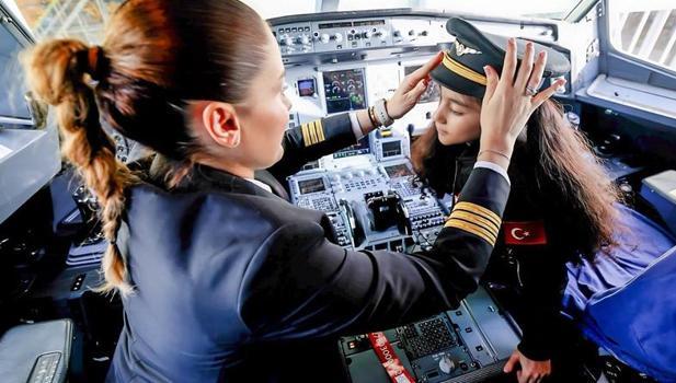 Annesi TUSAŞ saldırısında şehit olmuştu! Kanseri yenen Ece'nin Hürkuş hayali)