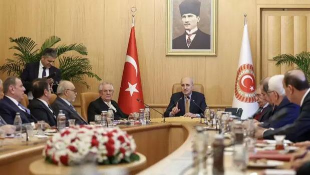 TBMM Başkanı Kurtulmuş, eski milletvekillerini kabul etti)