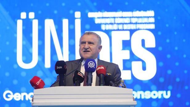 Bakan Osman Aşkın Bak’tan gençlere mesajlar: 'Türkiye'de bilime, teknolojiye büyük bir yatırım var')
