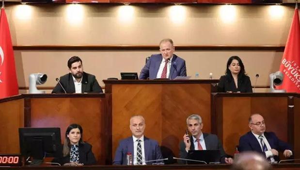 İBB Meclisinde AK Parti grubundan birçok kalemde yapılan zamlara tepki)