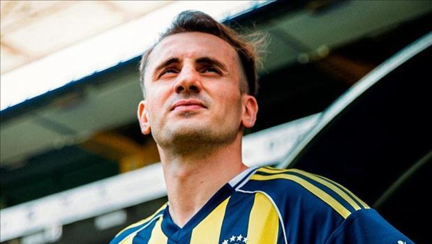 Kerem Aktürkoğlu adını tarihe yazdırdı! Fenerbahçe’de 18 yıldır yapılmayanı yaptı)