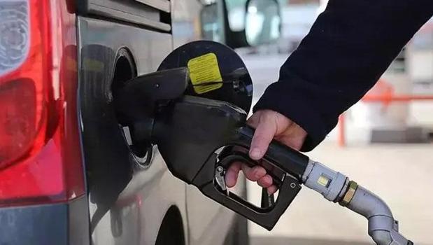 EPFK&#x2019;dan yeni y&#x131;l tarifesi! Petrol ve LPG piyasas&#x131; gelir pay&#x131; bedellerini belirledi)