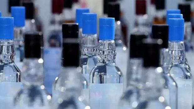 Yılbaşı öncesi sahte içki operasyon! 5 bin ton ele geçirildi)