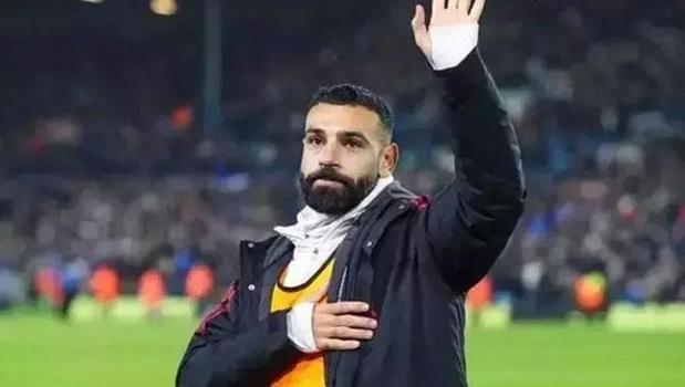 &#x130;stanbul devi &#xE7;&#x131;ld&#x131;rd&#x131;! Salah&#x27;a servet &#xF6;deyecekler)