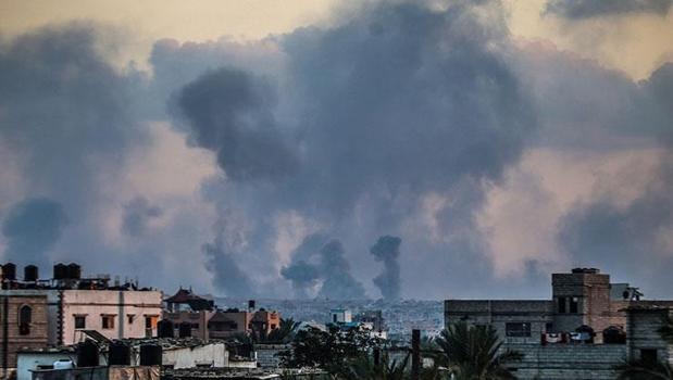 İsrail yine ateşkes dinlemedi! 3 Hamas yetkilisi hayatını kaybetti)