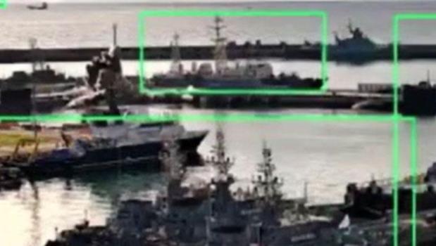 Rusya’ya ait denizaltı vuruldu)