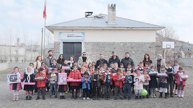 Çocukların dileği gönüllü çalışanlar ile gerçek oluyor)