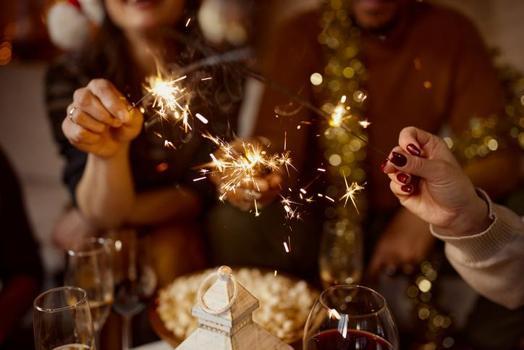 Yeni yılın gizli tuzağına düşmeyin: Beklentiyi değil umudu büyütün)