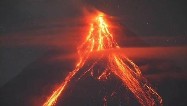 Filipinler'de yanardağ alarmı! 3. seviyeye yükseldi)