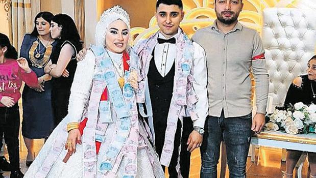 Gelin ve damada ’klima‘ taktı)