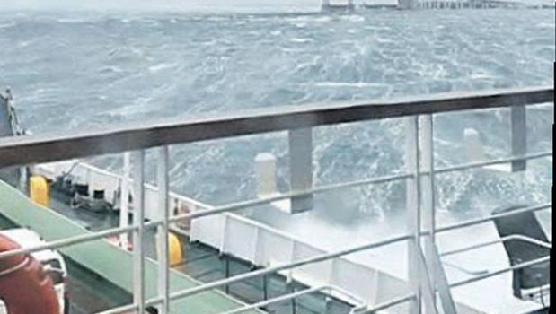 Fırtına vurdu hayat durdu)