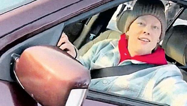 Öldürüp küfretti)