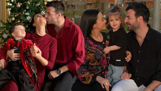 Karın tadını çıkardılar! Hande Soral'dan aile pozları)