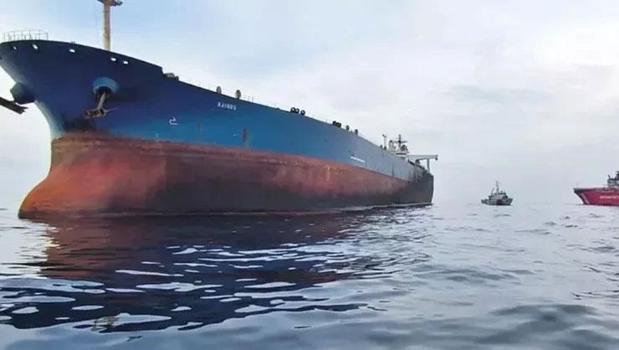 Karadeniz’de 2 petrol tankerine dron saldırısı)