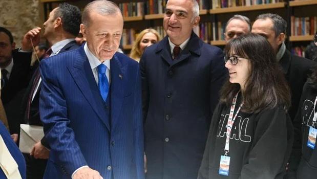 Bakan Ersoy rekor rakamı verdi: Rami Kütüphanesi'ni 7,7 milyon kişi ziyaret etti)
