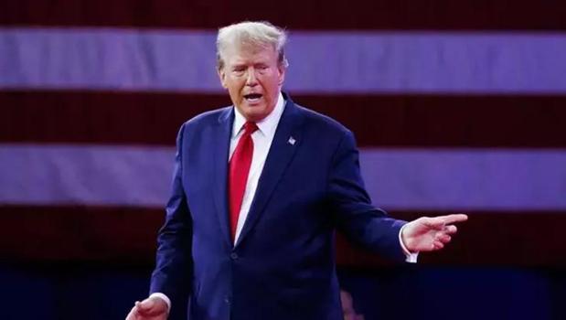 Trump, Grönland'ı neden istediğini açıkladı)