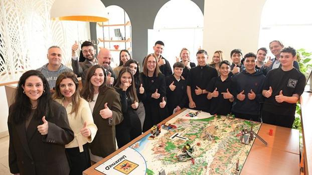 Gençlere bilim ve teknoloji yolunda destek)