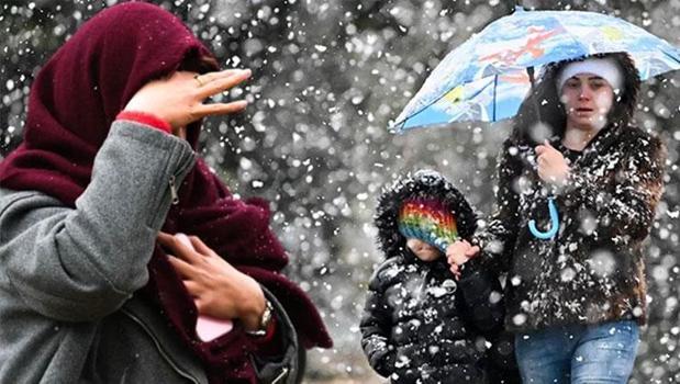 Kar ve sağanak geri geliyor! Günlerce sürecek: AKOM'dan İstanbul uyarısı)