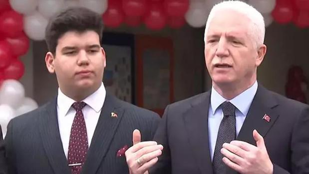 İstanbul'da karneletini alan öğrenciler yarıyıl tatiline başladı! Vali Gül'den açıklama)