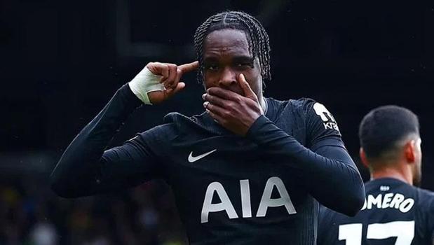 Fenerbahçe rotayı Ada’ya çevirdi! Forvet transferi için kollar sıvandı)