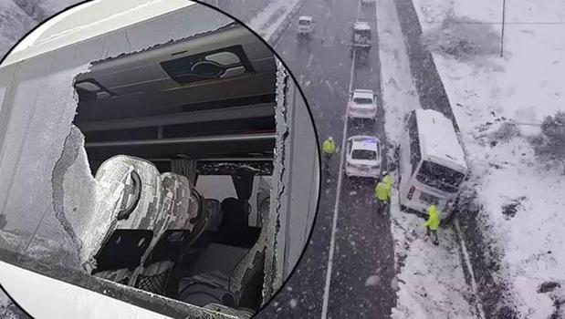 Samsun'da yolda kaza yapanlara otobüs çarptı: 1 ölü, 3 yaralı)