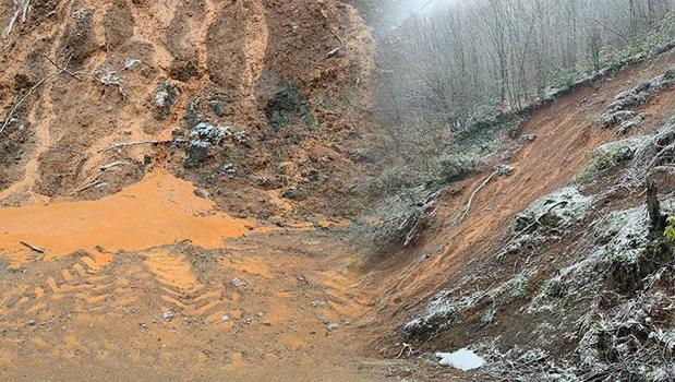 Her yağmurda biraz daha çöküyor! Muhtardan ‘köyü terk edin’ çağrısı)