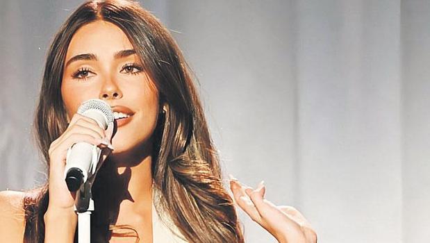 Blok3 şarkısı çalındı)