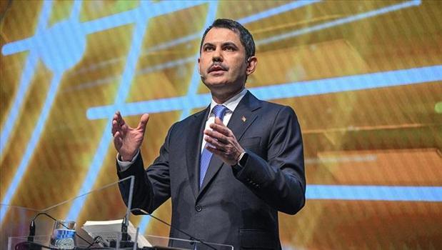 Bakan Kurum'dan Özgür Özel'e deprem bölgesi tepkisi: Tek bir tuğla bile koymadınız bari gölge etmeyin)