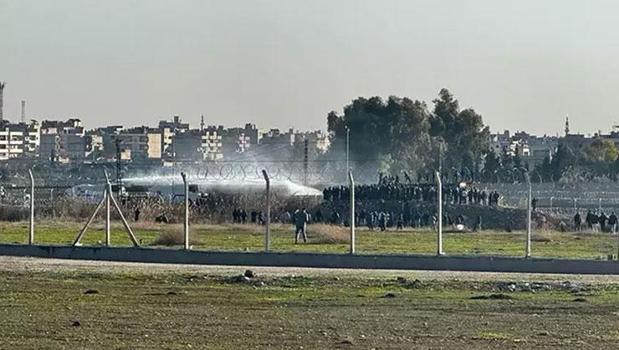 Nusaybin sınır hattında bayrak provokasyonu! 5 kişi gözaltına alındı)