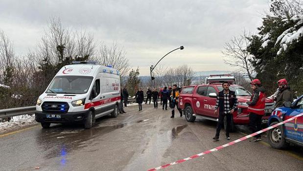 Kocaeli'de belediye otobüsü şarampole yuvarlandı: 12 yaralı)
