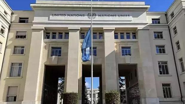 Eylem yapan YPG/SDG yandaşları BM yerleşkesine zorla girdi)