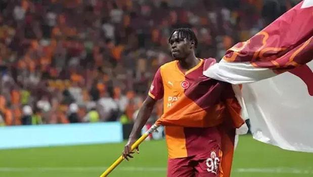 Aslan Avrupa’da turladı, Florya karıştı! Galatasaray’dan Singo kararı)