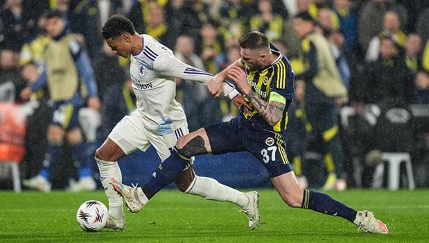 Fenerbahçe kendi evinde Aston Villa'ya mağlup oldu!)